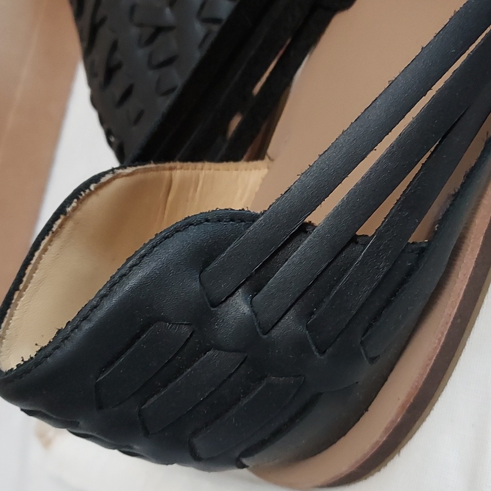 Nisolo Black Woven Leather Huarache Sandals - Picture 7 of 14